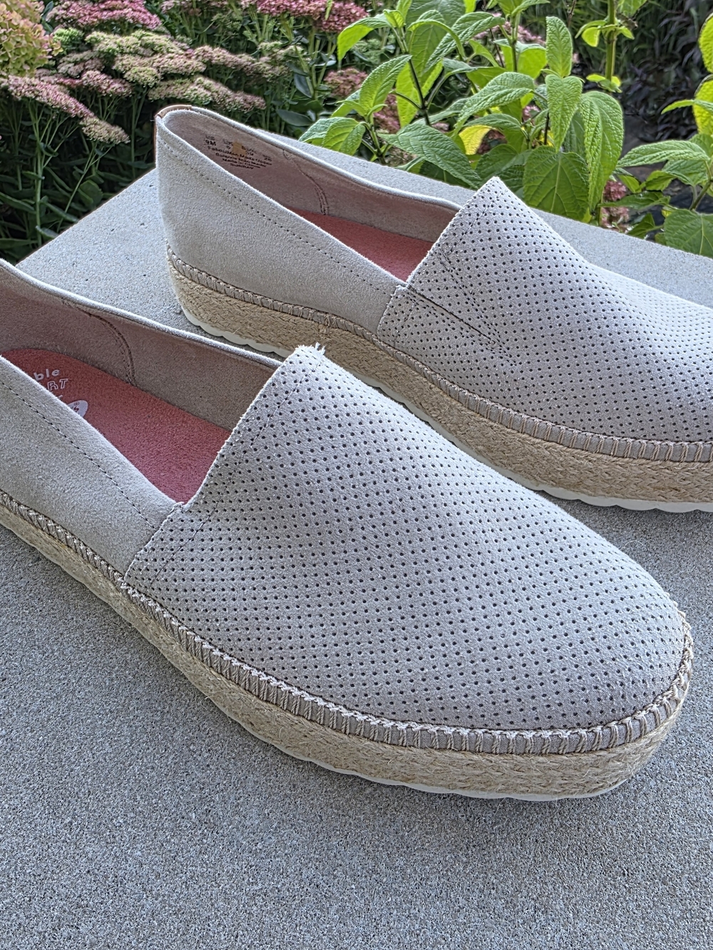 Dr. Scholl’s Women’s Size 9M Gray Suede Perforated Platform Espadrille Slip On